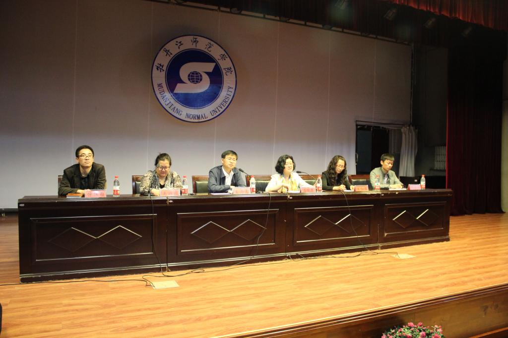 大学生是考研还是考公务员更有出路-现在大学