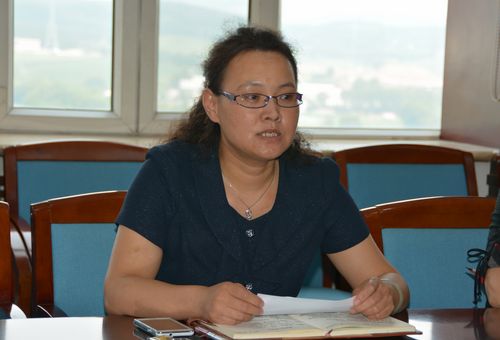 党委常委,组织部长张艳霞主持会议